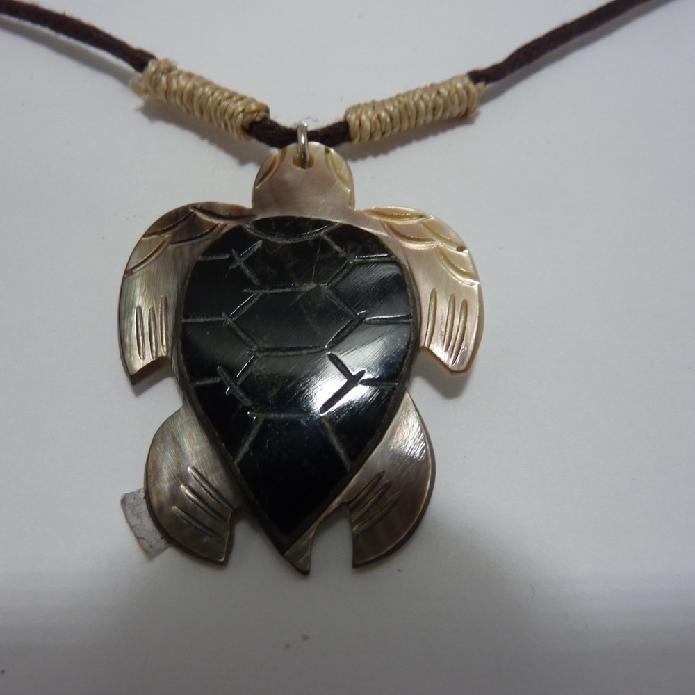 Turtle  Shape Mother of Pearl   Pendant  Carved Necklace ADJUSTABLE